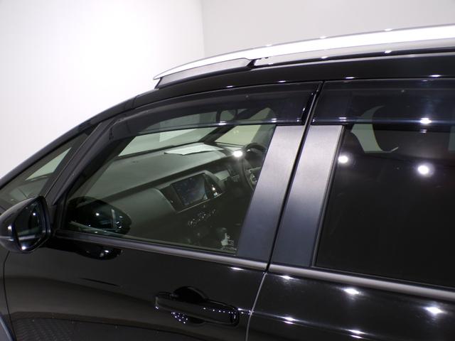 フィット ｅ：ＨＥＶクロスター　Ｂｌｕｅｔｏｏｔｈ接続ドラレコＥＴＣインターナビフルセグＴＶ純正アルミホイールスマートキー　ワンセグＴＶ　衝突回避システム　禁煙　１オーナー　フルオートエアコン　整備記録簿　前後センサー　ＬＥＤランプ（12枚目）