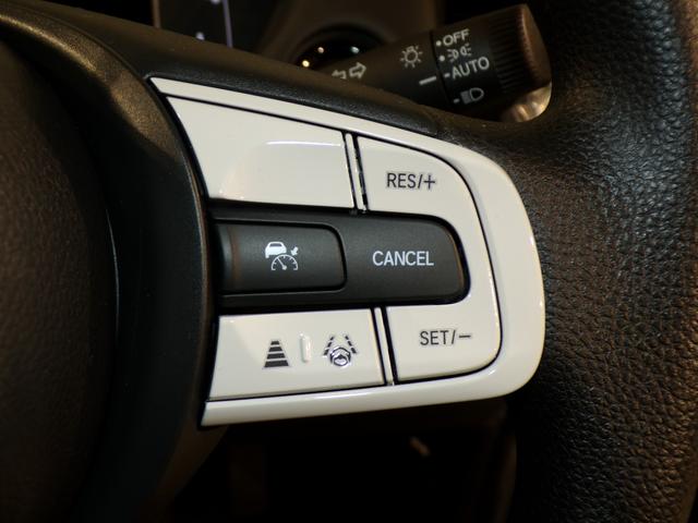 フィット ｅ：ＨＥＶクロスター　Ｂｌｕｅｔｏｏｔｈ接続ドラレコＥＴＣインターナビフルセグＴＶ純正アルミホイールスマートキー　ワンセグＴＶ　衝突回避システム　禁煙　１オーナー　フルオートエアコン　整備記録簿　前後センサー　ＬＥＤランプ（17枚目）