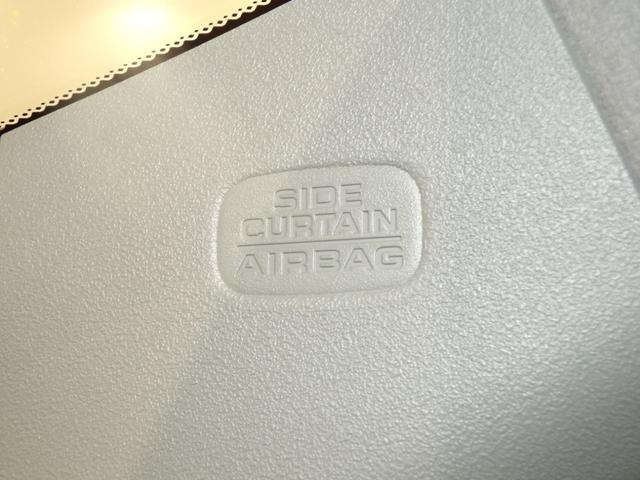 フィット ｅ：ＨＥＶクロスター　Ｂｌｕｅｔｏｏｔｈ接続ドラレコＥＴＣインターナビフルセグＴＶ純正アルミホイールスマートキー　ワンセグＴＶ　衝突回避システム　禁煙　１オーナー　フルオートエアコン　整備記録簿　前後センサー　ＬＥＤランプ（24枚目）