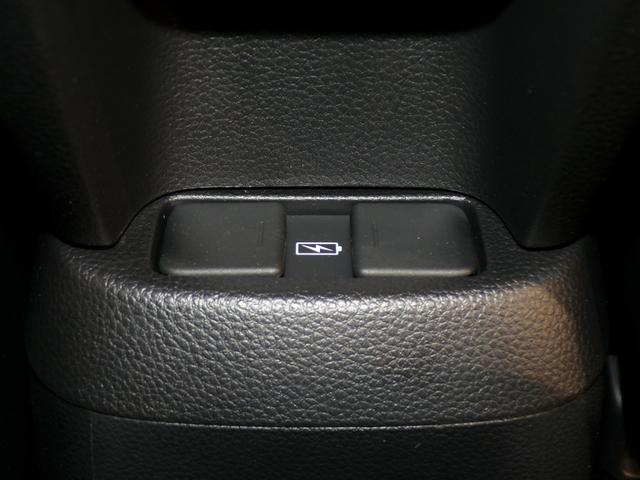 フィット e:HEVリュクス Bluetooth接続シートヒータードラレコETC本革シートインターナビフルセグTV純正アルミホイールスマートキー 誤発進抑制機能 Iオーナー リアカメラ ETC付 LED クルーズコントロール 禁煙(17枚目)