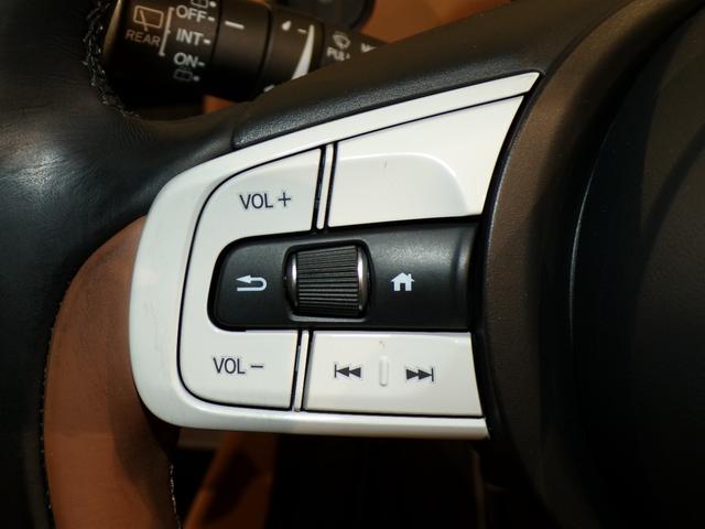 フィット e:HEVリュクス Bluetooth接続シートヒータードラレコETC本革シートインターナビフルセグTV純正アルミホイールスマートキー 誤発進抑制機能 Iオーナー リアカメラ ETC付 LED クルーズコントロール 禁煙(19枚目)