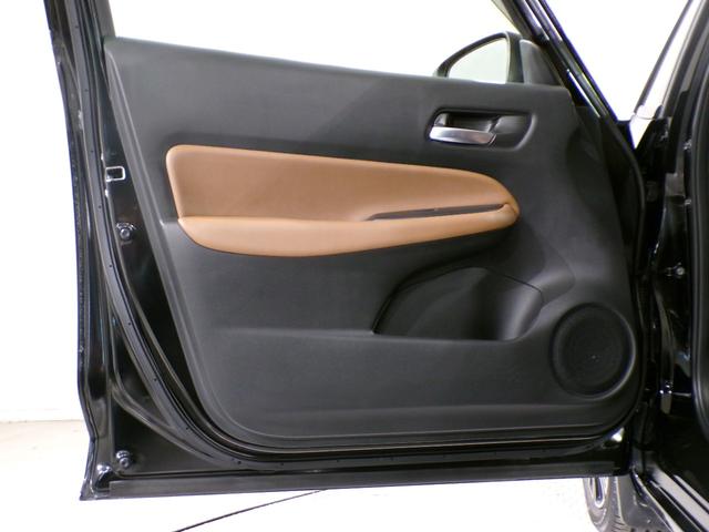 フィット e:HEVリュクス Bluetooth接続シートヒータードラレコETC本革シートインターナビフルセグTV純正アルミホイールスマートキー 誤発進抑制機能 Iオーナー リアカメラ ETC付 LED クルーズコントロール 禁煙(38枚目)