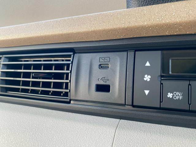 N-BOX ファッションスタイル 両側電動スライドドア シートヒーター スマートキ- 禁煙 カーテンエアバック イモビライザー ECOモード 横滑り防止 オートクルーズ LEDヘッドライト キーフリー パワーステアリング リアカメラ(4枚目)