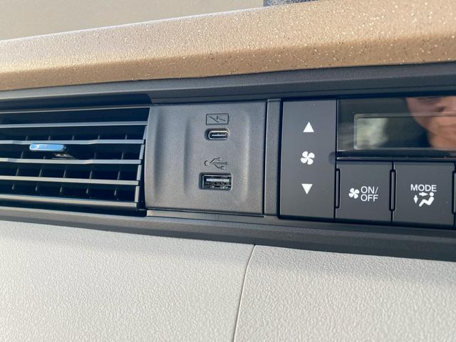 N-BOX ファッションスタイル 両側電動スライドドア シートヒーター 衝突軽減システム スマートキ- 禁煙 カーテンエアバック イモビライザー ECOモード 横滑り防止 オートクルーズ LEDヘッドライト キーフリー 地デジ ABS(12枚目)