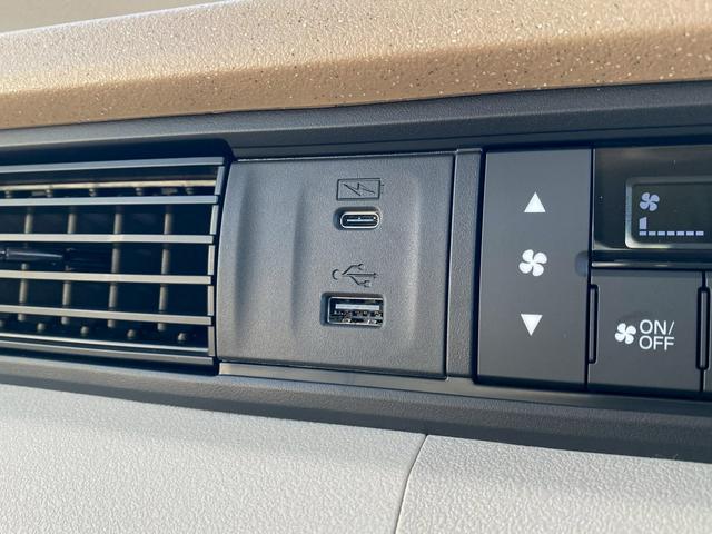 N-BOX ファッションスタイル 電動スライドドア シートヒーターフルセグTV 衝突軽減システム スマートキ- 両側スライドドア 禁煙 カーテンエアバック イモビライザー ECOモード 横滑り防止 オートクルーズ LEDヘッドライト(7枚目)