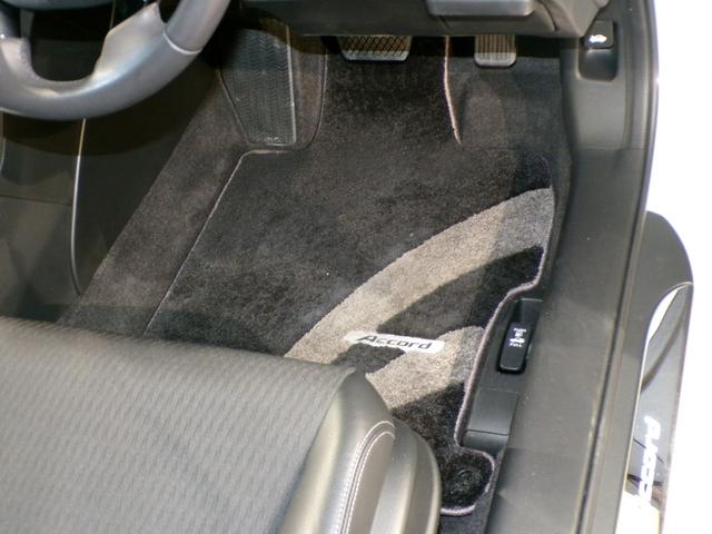 アコードハイブリッド ＥＸ　Ｂｌｕｅｔｏｏｔｈ接続全周囲カメラ電動シートシートヒータードラレコＥＴＣ本革シートインターナビフルセグＴＶ純正アルミホイールスマートキー　バックモニター　Ｐシート　サイドカーテンエアバック　記録簿（37枚目）