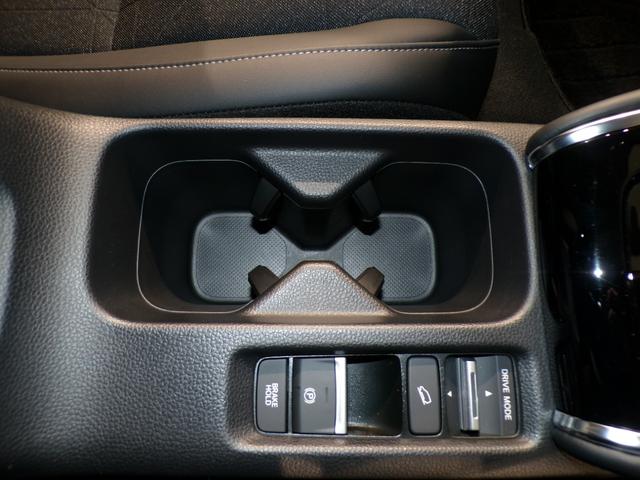 ヴェゼル e:HEVZ Bluetooth接続電動リアゲートシートヒーターワイヤレス充電器ドラレコETCインターナビフルセグTV純正アルミホイールスマートキー 衝突回避支援ブレーキ機能 1オナ スマキ Pトランク Dレコ(31枚目)