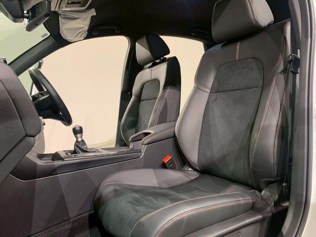 シビック RS MT BOSEサウンドシステム シートヒーター レブマッチシステム LEDヘッド 衝突被害軽減ブレーキ Bカメラ 禁煙車 ワンオーナー パワ-シ-ト フルセグTV スマートキー クルーズコントロール(22枚目)