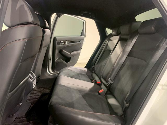 シビック RS MT BOSEサウンドシステム シートヒーター レブマッチシステム LEDヘッド 衝突被害軽減ブレーキ Bカメラ 禁煙車 ワンオーナー パワ-シ-ト フルセグTV スマートキー クルーズコントロール(26枚目)