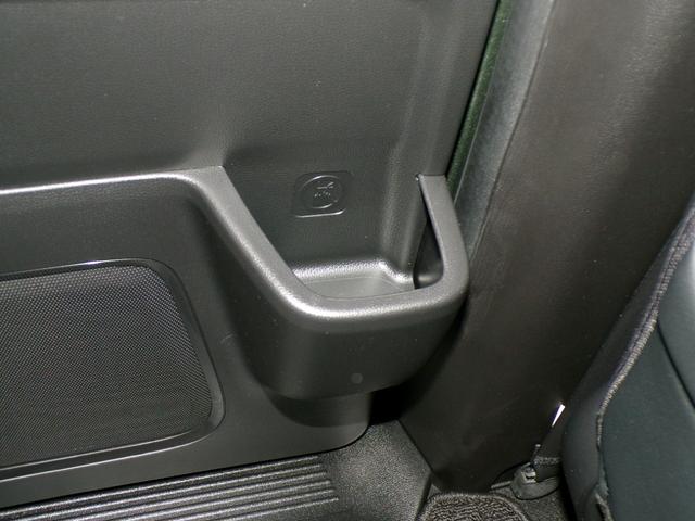 フリード+ハイブリッド ハイブリッド・クロスターホンダセンシング Bluetooth接続両側電動スライドドアドラレコETCインターナビフルセグTV純正アルミホイールスマートキー 禁煙 バックカメラ シートヒーター 地デジフルセグ 両側電動ドア サイドエアバッグ(31枚目)