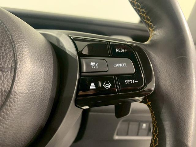 フィット ｅ：ＨＥＶＲＳ　当社デモカー　ドラレコ　フルセグＴＶ　ＡＷ　エアバッグ　ナビ＆ＴＶ　パワーウィンドウ　助手席エアバッグ　Ｄレコ　フルセグテレビ　ＬＥＤヘッドランプ　フルオートエアコン　ＥＴＣ装備　禁煙　スマートキ（6枚目）