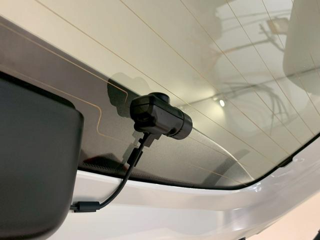 フィット ｅ：ＨＥＶＲＳ　当社デモカー　ドラレコ　フルセグＴＶ　ＡＷ　エアバッグ　ナビ＆ＴＶ　パワーウィンドウ　助手席エアバッグ　Ｄレコ　フルセグテレビ　ＬＥＤヘッドランプ　フルオートエアコン　ＥＴＣ装備　禁煙　スマートキ（26枚目）