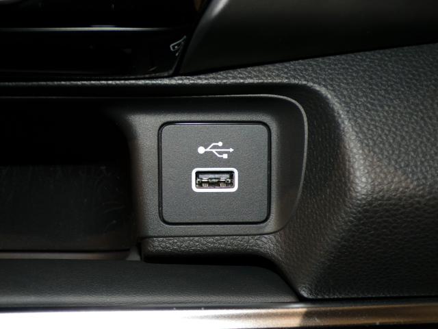 ヴェゼル ｅ：ＨＥＶＺ　Ｂｌｕｅｔｏｏｔｈ接続電動リアゲートシートヒーターワイヤレス充電器ドラレコＥＴＣ純正アルミホイールスマートキー　衝突回避支援ブレーキ機能　１オナ　スマキ　Ｐトランク　フルオートエアコン　Ｄレコ　Ｒカメ（16枚目）