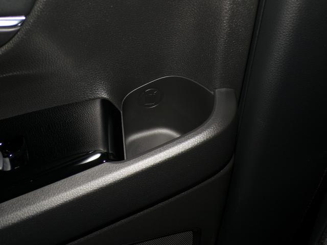 ヴェゼル ｅ：ＨＥＶＺ　Ｂｌｕｅｔｏｏｔｈ接続電動リアゲートシートヒーターワイヤレス充電器ドラレコＥＴＣ純正アルミホイールスマートキー　衝突回避支援ブレーキ機能　１オナ　スマキ　Ｐトランク　フルオートエアコン　Ｄレコ　Ｒカメ（31枚目）