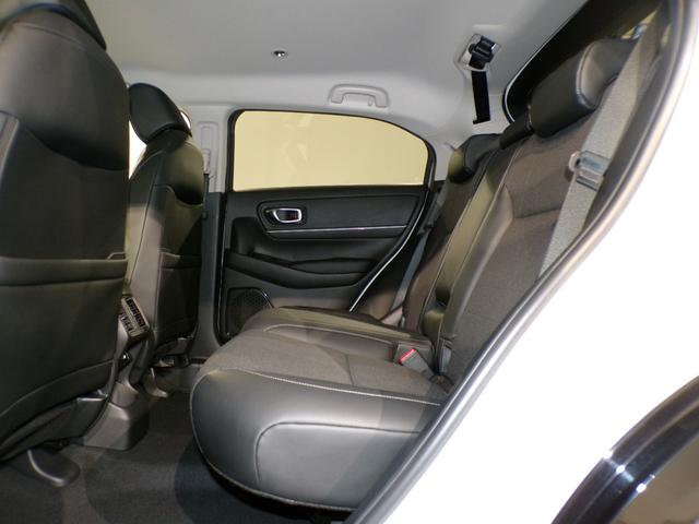 ヴェゼル ｅ：ＨＥＶＺ　Ｂｌｕｅｔｏｏｔｈ接続電動リアゲートシートヒーターワイヤレス充電器ドラレコＥＴＣ純正アルミホイールスマートキー　衝突回避支援ブレーキ機能　１オナ　スマキ　Ｐトランク　フルオートエアコン　Ｄレコ　Ｒカメ（40枚目）