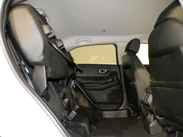 ヴェゼル ｅ：ＨＥＶＺ　Ｂｌｕｅｔｏｏｔｈ接続電動リアゲートシートヒーターワイヤレス充電器ドラレコＥＴＣ純正アルミホイールスマートキー　衝突回避支援ブレーキ機能　１オナ　スマキ　Ｐトランク　フルオートエアコン　Ｄレコ　Ｒカメ（41枚目）