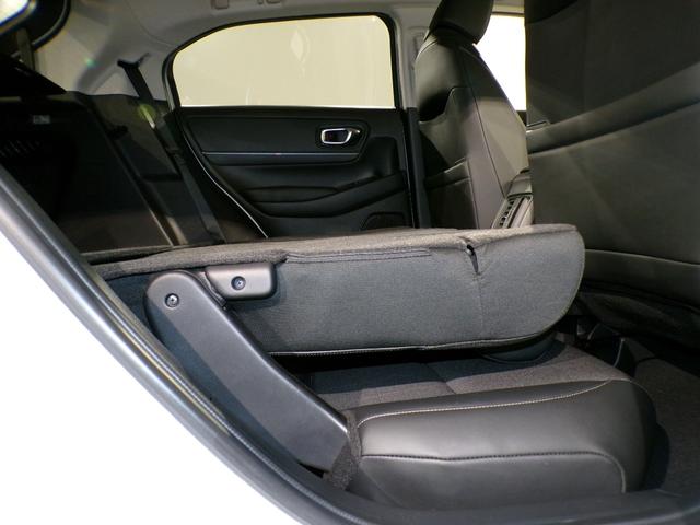 ヴェゼル ｅ：ＨＥＶＺ　Ｂｌｕｅｔｏｏｔｈ接続電動リアゲートシートヒーターワイヤレス充電器ドラレコＥＴＣ純正アルミホイールスマートキー　衝突回避支援ブレーキ機能　１オナ　スマキ　Ｐトランク　フルオートエアコン　Ｄレコ　Ｒカメ（42枚目）