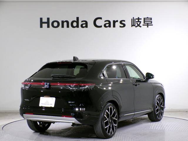 ヴェゼル ｅ：ＨＥＶＺ　Ｂｌｕｅｔｏｏｔｈ接続電動リアゲートシートヒーターＥＴＣインターナビフルセグＴＶ純正アルミホイールスマートキー　衝突回避支援ブレーキ機能　１オナ　スマキ　Ｐトランク　フルオートエアコン　エアバッグ（2枚目）