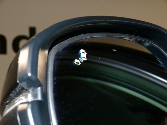 ヴェゼル ｅ：ＨＥＶＺ　Ｂｌｕｅｔｏｏｔｈ接続電動リアゲートシートヒーターＥＴＣインターナビフルセグＴＶ純正アルミホイールスマートキー　衝突回避支援ブレーキ機能　１オナ　スマキ　Ｐトランク　フルオートエアコン　エアバッグ（12枚目）