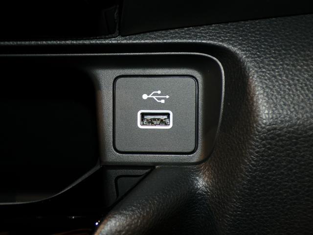 ヴェゼル ｅ：ＨＥＶＺ　Ｂｌｕｅｔｏｏｔｈ接続電動リアゲートシートヒーターＥＴＣインターナビフルセグＴＶ純正アルミホイールスマートキー　衝突回避支援ブレーキ機能　１オナ　スマキ　Ｐトランク　フルオートエアコン　エアバッグ（15枚目）