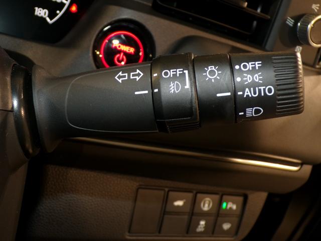 ヴェゼル ｅ：ＨＥＶＺ　Ｂｌｕｅｔｏｏｔｈ接続電動リアゲートシートヒーターＥＴＣインターナビフルセグＴＶ純正アルミホイールスマートキー　衝突回避支援ブレーキ機能　１オナ　スマキ　Ｐトランク　フルオートエアコン　エアバッグ（19枚目）