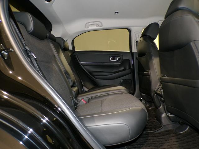 ヴェゼル ｅ：ＨＥＶＺ　Ｂｌｕｅｔｏｏｔｈ接続電動リアゲートシートヒーターＥＴＣインターナビフルセグＴＶ純正アルミホイールスマートキー　衝突回避支援ブレーキ機能　１オナ　スマキ　Ｐトランク　フルオートエアコン　エアバッグ（39枚目）