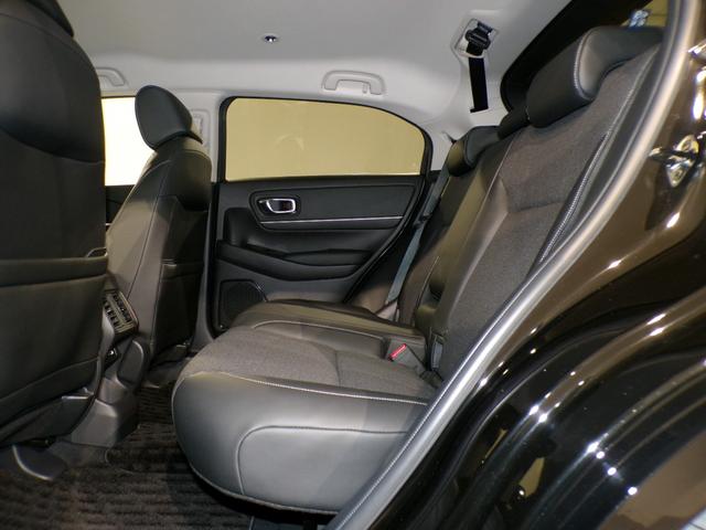 ヴェゼル ｅ：ＨＥＶＺ　Ｂｌｕｅｔｏｏｔｈ接続電動リアゲートシートヒーターＥＴＣインターナビフルセグＴＶ純正アルミホイールスマートキー　衝突回避支援ブレーキ機能　１オナ　スマキ　Ｐトランク　フルオートエアコン　エアバッグ（41枚目）