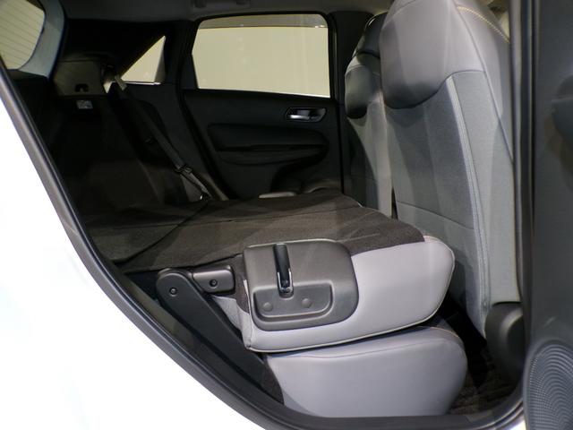 フィット ｅ：ＨＥＶＲＳ　Ｂｌｕｅｔｏｏｔｈ接続ドラレコＥＴＣインターナビフルセグＴＶ純正アルミホイールスマートキー　エアバッグ　ナビ＆ＴＶ　パワーウィンドウ　助手席エアバッグ　Ｄレコ　フルセグテレビ　ＬＥＤヘッドランプ　禁煙（42枚目）