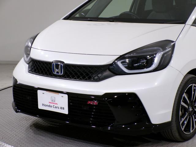 フィット ｅ：ＨＥＶＲＳ　Ｂｌｕｅｔｏｏｔｈ接続ドラレコＥＴＣインターナビフルセグＴＶ純正アルミホイールスマートキー　エアバッグ　ナビ＆ＴＶ　パワーウィンドウ　助手席エアバッグ　Ｄレコ　フルセグテレビ　ＬＥＤヘッドランプ　禁煙（52枚目）