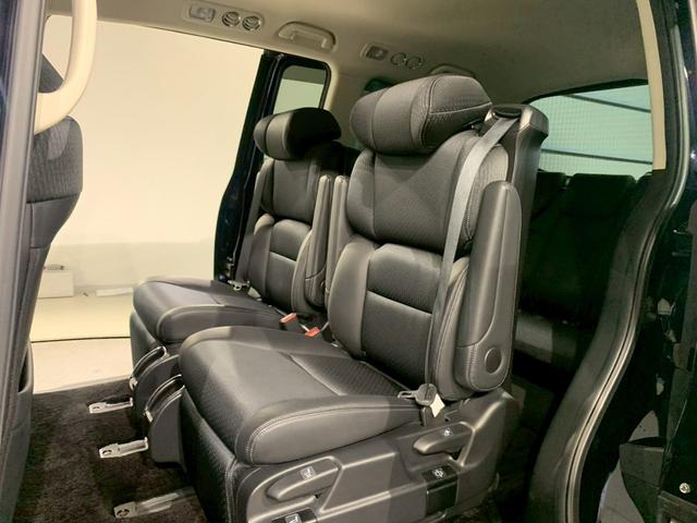 オデッセイハイブリッド ｅ：ＨＥＶアブソルート　フルセグＴＶ　ＡＷ　両側電動スライドドア　メモリナビ　サイドカーテンエアバック　衝突被害軽減ブレーキ　ＬＥＤヘッドランプ　記録簿　クリアランスソナー　両電動ドア　禁煙　ＤＶＤ　バックカメラ　３列シート（24枚目）