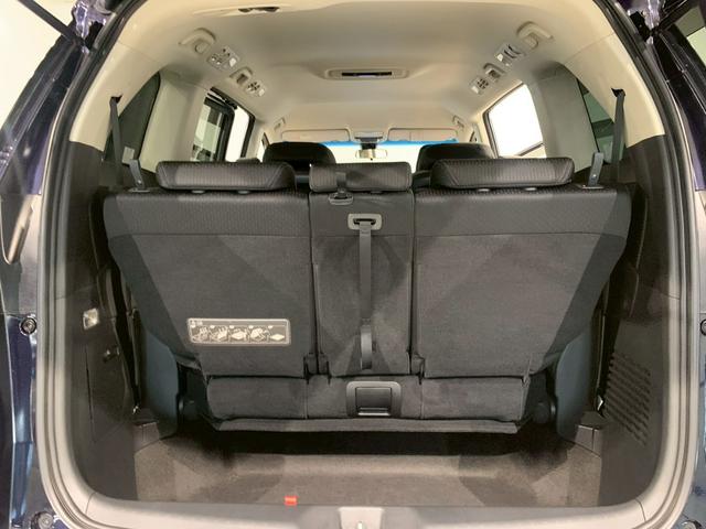 オデッセイハイブリッド ｅ：ＨＥＶアブソルート　フルセグＴＶ　ＡＷ　両側電動スライドドア　メモリナビ　サイドカーテンエアバック　衝突被害軽減ブレーキ　ＬＥＤヘッドランプ　記録簿　クリアランスソナー　両電動ドア　禁煙　ＤＶＤ　バックカメラ　３列シート（27枚目）