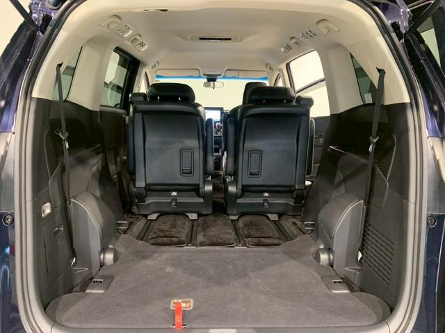 オデッセイハイブリッド ｅ：ＨＥＶアブソルート　フルセグＴＶ　ＡＷ　両側電動スライドドア　メモリナビ　サイドカーテンエアバック　衝突被害軽減ブレーキ　ＬＥＤヘッドランプ　記録簿　クリアランスソナー　両電動ドア　禁煙　ＤＶＤ　バックカメラ　３列シート（28枚目）