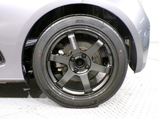 【アルミホイール】アルミホイール装備車です。走りもキビキビ見た目も格好良いです。見た目を重視する方には欲しい装備です！