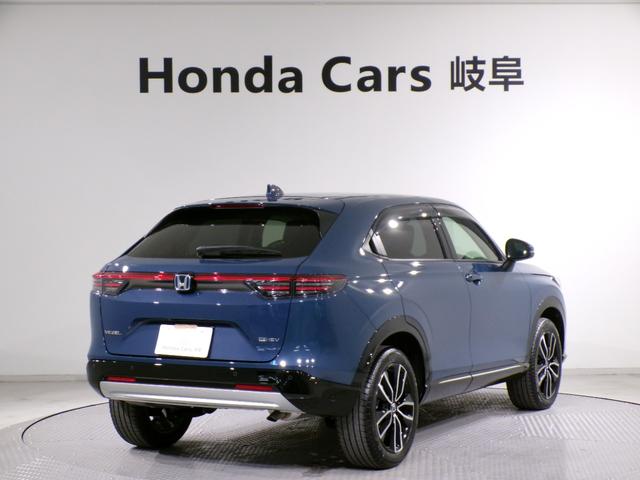 ヴェゼル ｅ：ＨＥＶＺ　Ｂｌｕｅｔｏｏｔｈ接続電動リアゲートシートヒーターワイヤレス充電器ドラレコＥＴＣインターナビフルセグＴＶ純正アルミホイールスマートキー　衝突回避支援ブレーキ機能　１オナ　スマキ　Ｐトランク　Ｄレコ（2枚目）