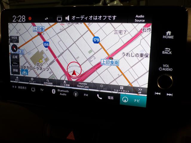 ヴェゼル ｅ：ＨＥＶＺ　Ｂｌｕｅｔｏｏｔｈ接続電動リアゲートシートヒーターワイヤレス充電器ドラレコＥＴＣインターナビフルセグＴＶ純正アルミホイールスマートキー　衝突回避支援ブレーキ機能　１オナ　スマキ　Ｐトランク　Ｄレコ（4枚目）