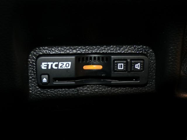 ヴェゼル ｅ：ＨＥＶＺ　Ｂｌｕｅｔｏｏｔｈ接続電動リアゲートシートヒーターワイヤレス充電器ドラレコＥＴＣインターナビフルセグＴＶ純正アルミホイールスマートキー　衝突回避支援ブレーキ機能　１オナ　スマキ　Ｐトランク　Ｄレコ（7枚目）