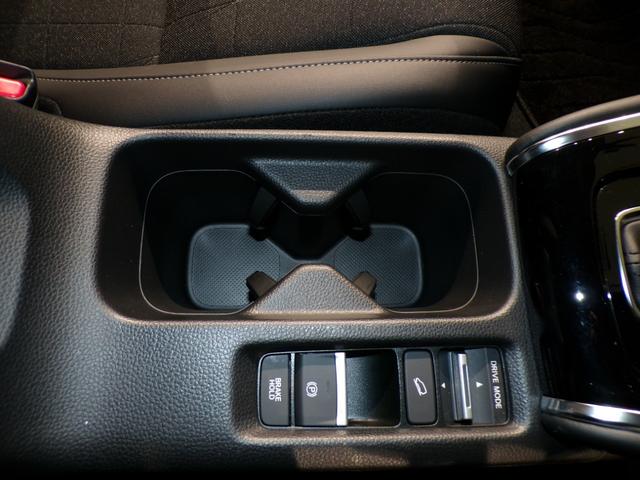 ヴェゼル ｅ：ＨＥＶＺ　Ｂｌｕｅｔｏｏｔｈ接続電動リアゲートシートヒーターワイヤレス充電器ドラレコＥＴＣインターナビフルセグＴＶ純正アルミホイールスマートキー　衝突回避支援ブレーキ機能　１オナ　スマキ　Ｐトランク　Ｄレコ（31枚目）