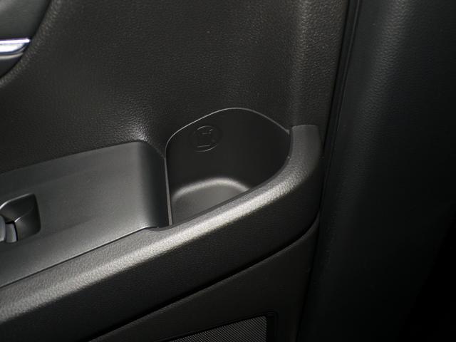 ヴェゼル ｅ：ＨＥＶＺ　Ｂｌｕｅｔｏｏｔｈ接続電動リアゲートシートヒーターワイヤレス充電器ドラレコＥＴＣインターナビフルセグＴＶ純正アルミホイールスマートキー　衝突回避支援ブレーキ機能　１オナ　スマキ　Ｐトランク　Ｄレコ（32枚目）