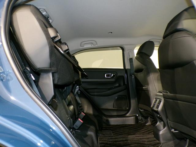 ヴェゼル ｅ：ＨＥＶＺ　Ｂｌｕｅｔｏｏｔｈ接続電動リアゲートシートヒーターワイヤレス充電器ドラレコＥＴＣインターナビフルセグＴＶ純正アルミホイールスマートキー　衝突回避支援ブレーキ機能　１オナ　スマキ　Ｐトランク　Ｄレコ（43枚目）