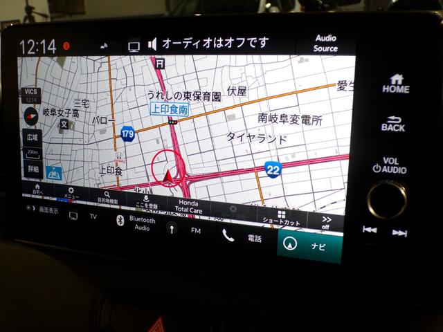 ヴェゼル ｅ：ＨＥＶＺ　Ｂｌｕｅｔｏｏｔｈ接続電動リアゲートシートヒーターワイヤレス充電器ドラレコＥＴＣインターナビフルセグＴＶ純正アルミホイールスマートキー　衝突回避支援ブレーキ機能　１オナ　スマキ　Ｐトランク　Ｄレコ（4枚目）