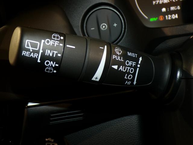 ヴェゼル ｅ：ＨＥＶＺ　Ｂｌｕｅｔｏｏｔｈ接続電動リアゲートシートヒーターワイヤレス充電器ドラレコＥＴＣインターナビフルセグＴＶ純正アルミホイールスマートキー　衝突回避支援ブレーキ機能　１オナ　スマキ　Ｐトランク　Ｄレコ（25枚目）