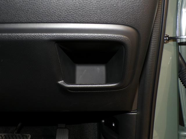 ヴェゼル ｅ：ＨＥＶＺ　Ｂｌｕｅｔｏｏｔｈ接続電動リアゲートシートヒーターワイヤレス充電器ドラレコＥＴＣインターナビフルセグＴＶ純正アルミホイールスマートキー　衝突回避支援ブレーキ機能　１オナ　スマキ　Ｐトランク　Ｄレコ（28枚目）