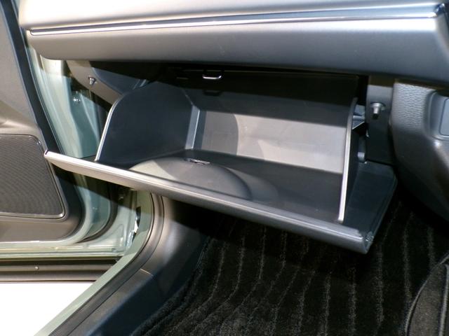 ヴェゼル ｅ：ＨＥＶＺ　Ｂｌｕｅｔｏｏｔｈ接続電動リアゲートシートヒーターワイヤレス充電器ドラレコＥＴＣインターナビフルセグＴＶ純正アルミホイールスマートキー　衝突回避支援ブレーキ機能　１オナ　スマキ　Ｐトランク　Ｄレコ（30枚目）