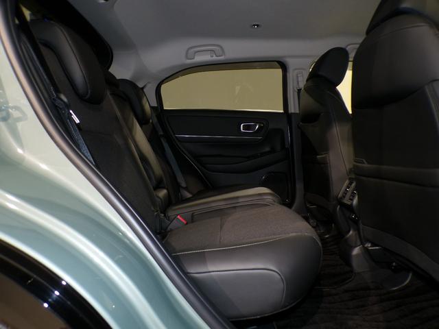 ヴェゼル ｅ：ＨＥＶＺ　Ｂｌｕｅｔｏｏｔｈ接続電動リアゲートシートヒーターワイヤレス充電器ドラレコＥＴＣインターナビフルセグＴＶ純正アルミホイールスマートキー　衝突回避支援ブレーキ機能　１オナ　スマキ　Ｐトランク　Ｄレコ（40枚目）