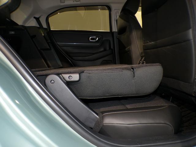 ヴェゼル ｅ：ＨＥＶＺ　Ｂｌｕｅｔｏｏｔｈ接続電動リアゲートシートヒーターワイヤレス充電器ドラレコＥＴＣインターナビフルセグＴＶ純正アルミホイールスマートキー　衝突回避支援ブレーキ機能　１オナ　スマキ　Ｐトランク　Ｄレコ（44枚目）