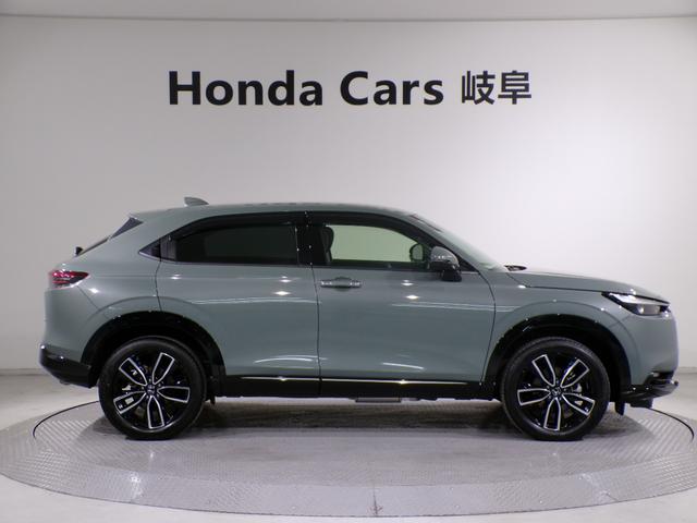 ヴェゼル ｅ：ＨＥＶＺ　Ｂｌｕｅｔｏｏｔｈ接続電動リアゲートシートヒーターワイヤレス充電器ドラレコＥＴＣインターナビフルセグＴＶ純正アルミホイールスマートキー　衝突回避支援ブレーキ機能　１オナ　スマキ　Ｐトランク　Ｄレコ（50枚目）