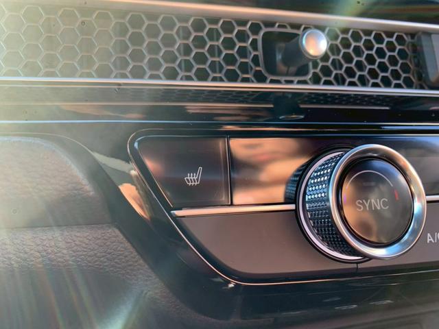 シビック e:HEV シートヒーター フルセグTV メモリナビ 盗難防止システム クリアランスソナー オートクルーズコントロール 地デジフルセグ 後カメラ 1オーナー車 USBポート パワーステアリング 禁煙 LEDライト(11枚目)