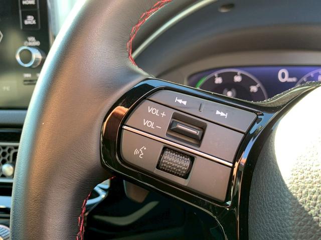 シビック e:HEV シートヒーター フルセグTV メモリナビ 盗難防止システム クリアランスソナー オートクルーズコントロール 地デジフルセグ 後カメラ 1オーナー車 USBポート パワーステアリング 禁煙 LEDライト(15枚目)