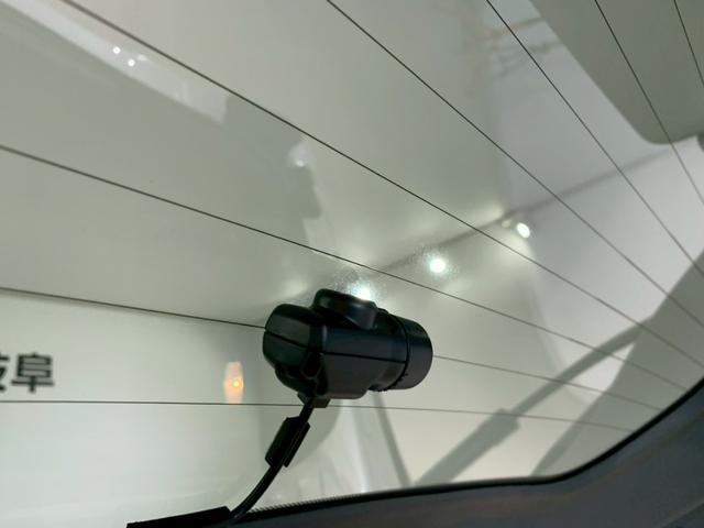 シビック e:HEV シートヒーター フルセグTV メモリナビ 盗難防止システム クリアランスソナー オートクルーズコントロール 地デジフルセグ 後カメラ 1オーナー車 USBポート パワーステアリング 禁煙 LEDライト(21枚目)