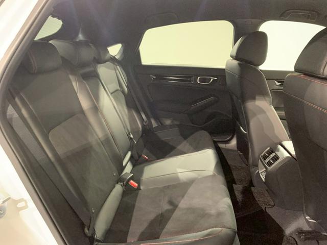 シビック e:HEV シートヒーター フルセグTV メモリナビ 盗難防止システム クリアランスソナー オートクルーズコントロール 地デジフルセグ 後カメラ 1オーナー車 USBポート パワーステアリング 禁煙 LEDライト(24枚目)